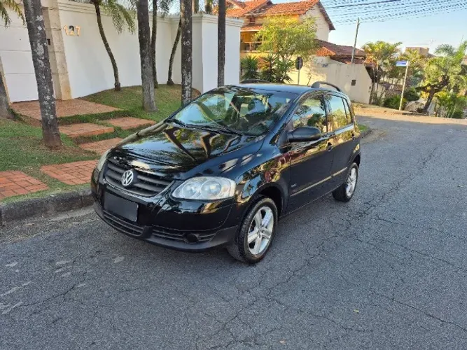 Volkswagen Fox Plus 1.0mi/ 1.0mi Total Flex 8V 4P 2010