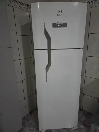 Geladeira Electrolux frost free 310l