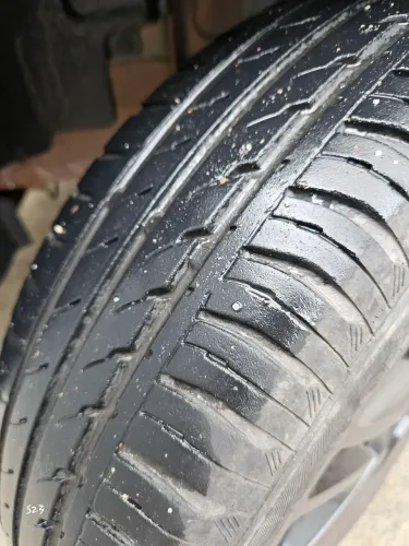 Pneu 165/70 R14 continental Kwid 