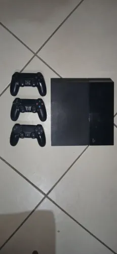 Playstation 4 + 3 controles aceito ofertas (Ler descrição)
