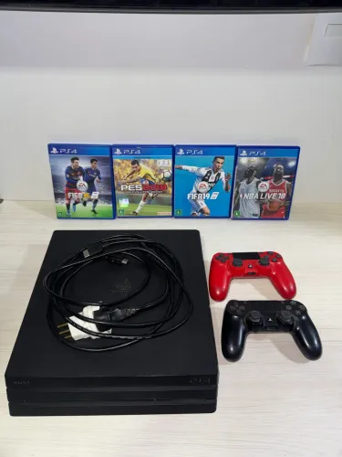 VENDO PS4 PRO 1TB + 2 CONTROLES + 4 JOGOS