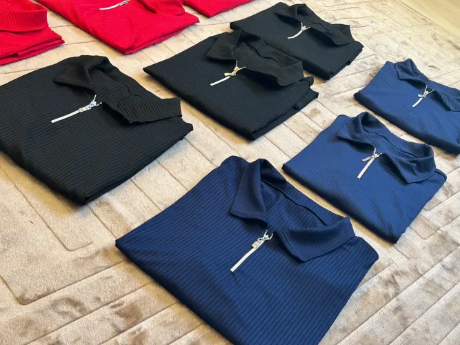 Camisa polo texturizada com zíper 