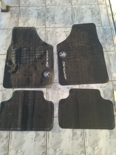 Vendo jogo de tapetes para peugeot 207