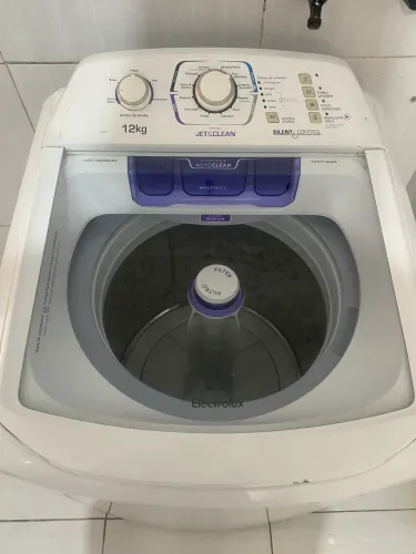 Máquina de lavar Electrolux 12 quilos