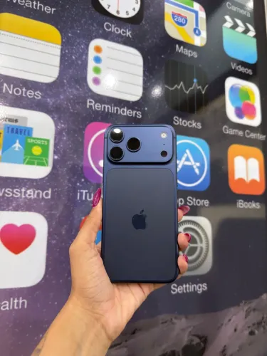 iPhone 17 PRO MAX 256GB - seminovo tudo funcionando perfeitamente e sem detalhes