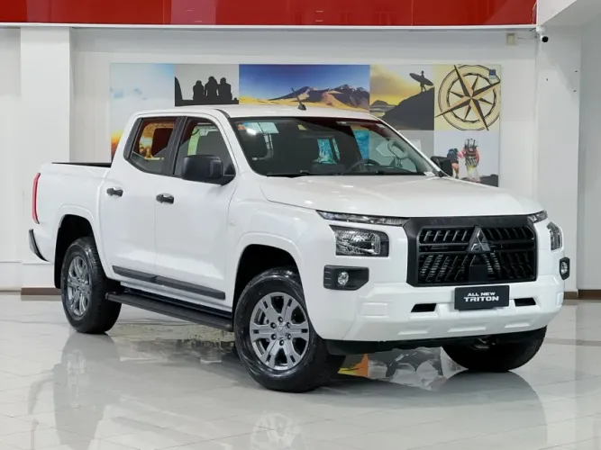 Mitsubishi TRITON GLS 2.4 CD 4X4 TB Diesel Aut. 2027