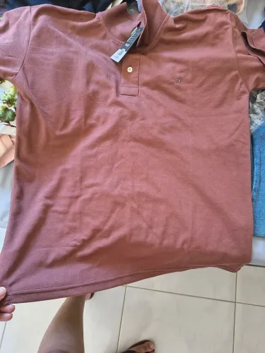 Camisas polo e bermuda em sarja