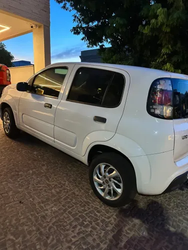 Fiat Uno Attractive 1.0 EVO Fire Flex 8V 5P 2021