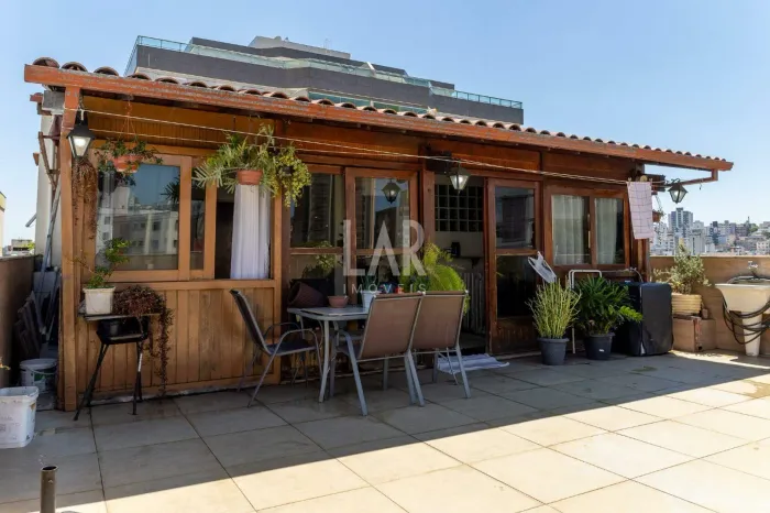 Cobertura de 133m² á venda com 3 quartos, 1 suíte e 2 vagas de garagem no bairro Nova Suíç