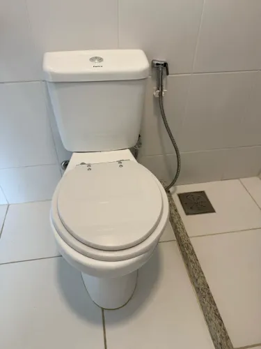 Vaso Sanitário com Caixa Acoplada + Kit Completo - Perfeito Estado