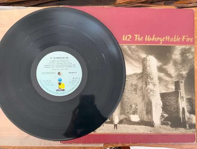 LP U2 - The unforgettable fire