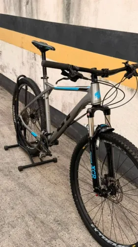 GT Avalanche Elite Aro 29 - Quadro XL (21") - Relação Deore - Único dono