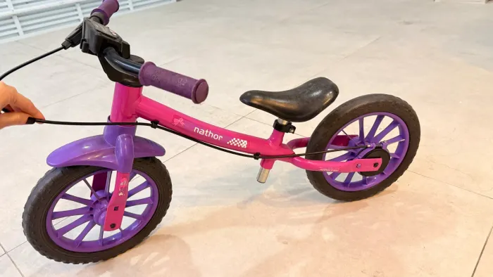 Bicicleta infantil de equilíbrio