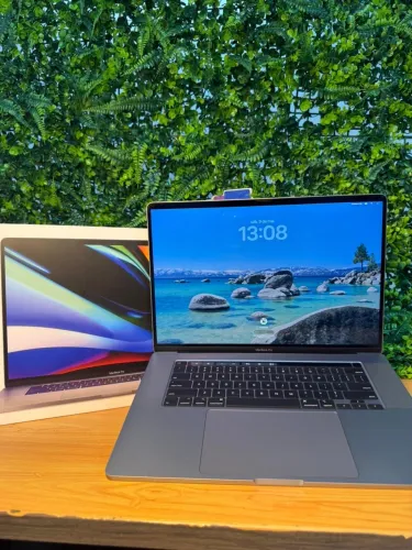 MacBook Pro A2141 2019 Intel core i9 16GB DDR4 1TB SSD Cor Space Grey