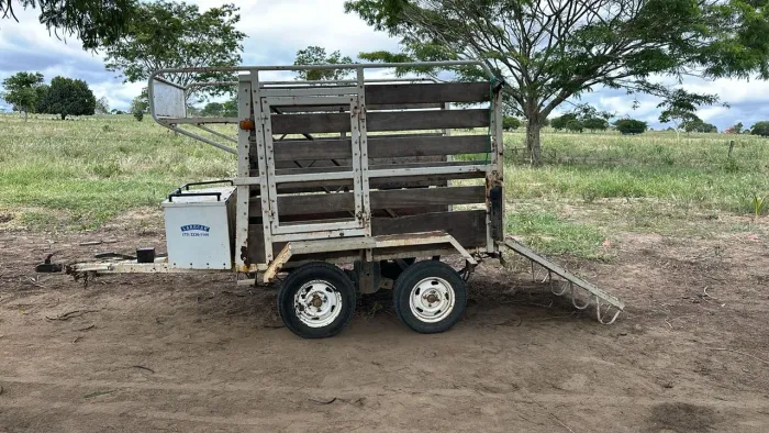Trailer reboque para 2 cavalos larecar