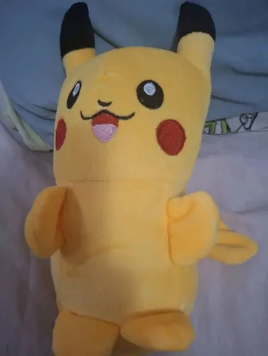 Pikachu de pelúcia com 20 cm anti alérgico