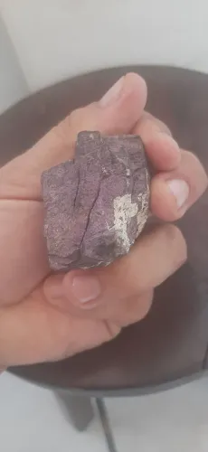Pedra purpurita ( cristal)