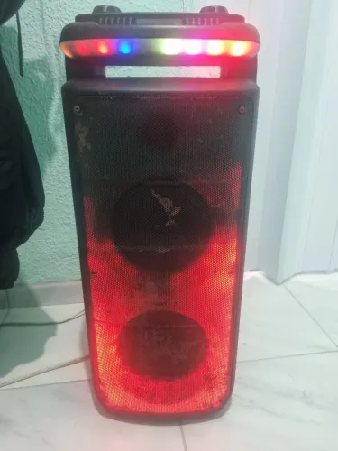 Caixa de som Led troco por um instrumento ou vendo.