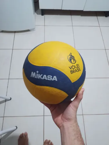 Bola Mikasa v330w