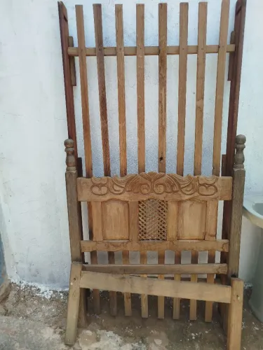 Cama de solteiro sucupira 