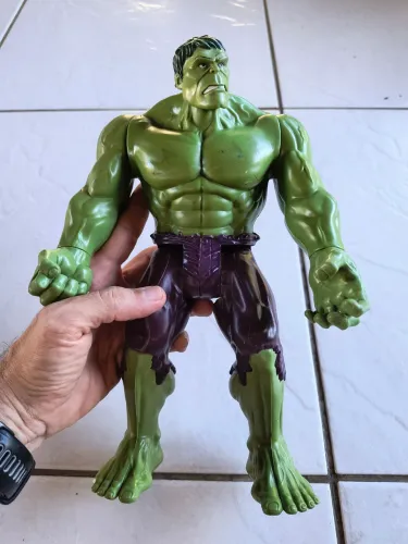 Boneco Hulk