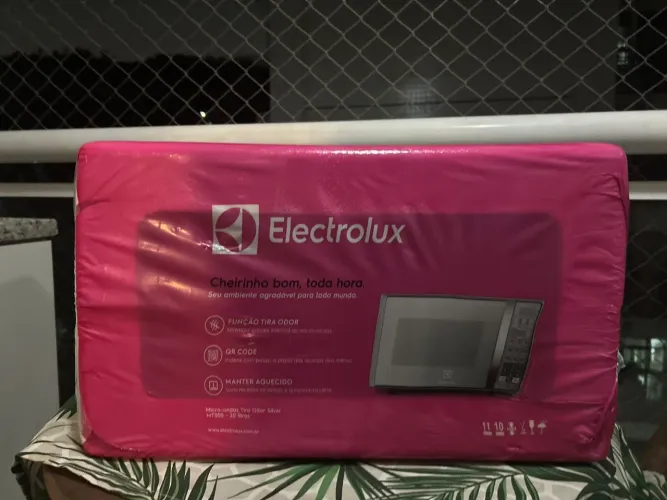 Micro-ondas Electrolux 20 Litros Prata (modelo MT30S)