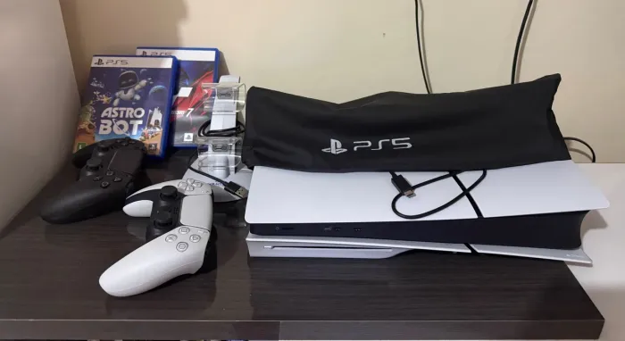Playstation 5 slim 1Tb mídia física e digital