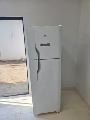 Geladeira eletrolux 371 Litros