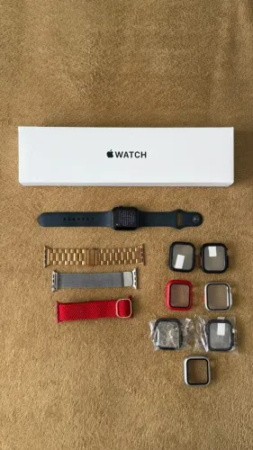 Apple Watch SE 40mm GPS - Cinza-espacial + 3 pulseiras e 7 capas