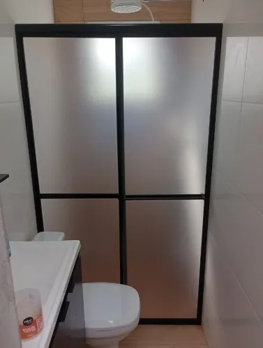 BOX EM ACRÍLICO 245,00 O M²