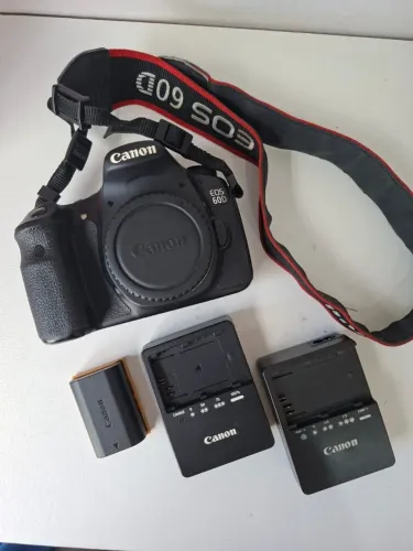 Canon EOS 60D para reparo/peças