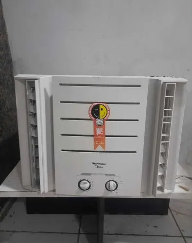 Ar-condicionado 7.500 busca único dono