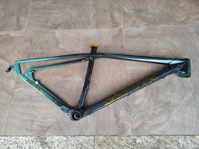 Quadro GROOVE carbono tamanho 17 