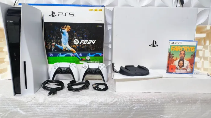PS5 Midia Física - Impecável - Pego PS4 Slim, Séries S ou Switch Desbloqueado no Abate 