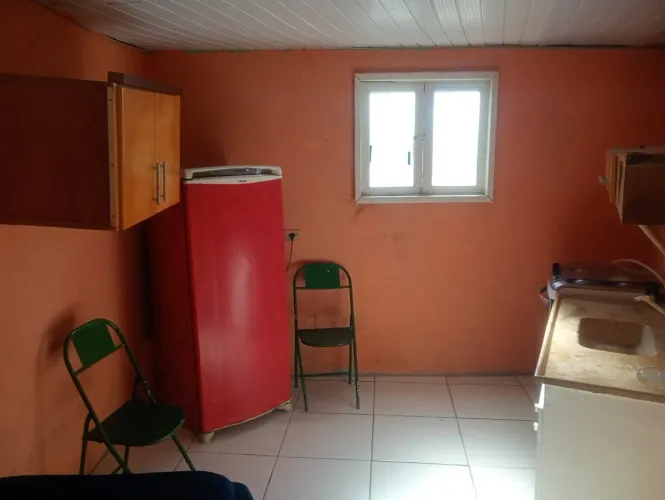 Aluga-se kitinete Mobiliada com água, luz, e wi-fi incluso
