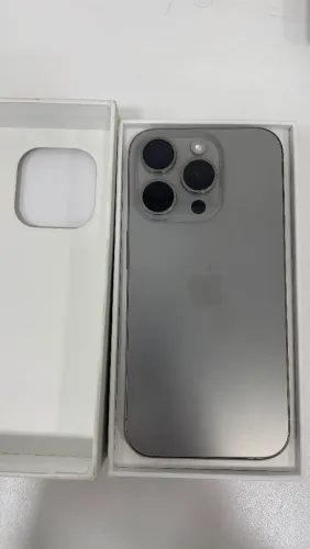 iPhone 15 pro 256 GB Titanium 