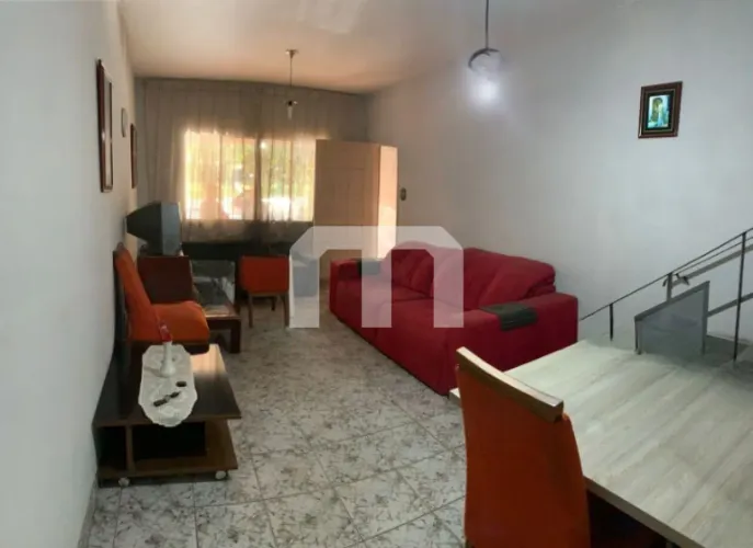 Casa de Vila a venda , 220 m², 4 dormitórios, 1 suíte , 2 vagas de garagem .