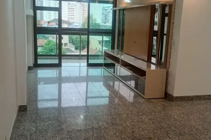 Alugo Excelente Apartamento na Rua Joaquim Távora 181 em Icaraí Niterói
