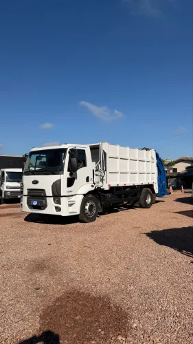 Ford Cargo 1729 4x2 2014 com Compactador De Lixo Usimeca 16 m³