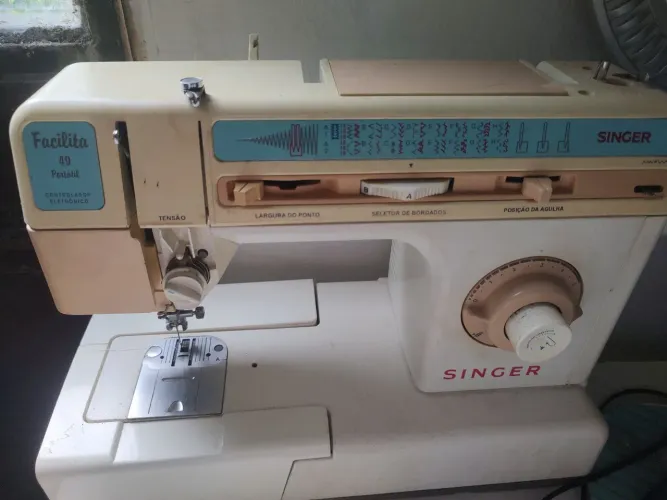 Máquina de costura Singer