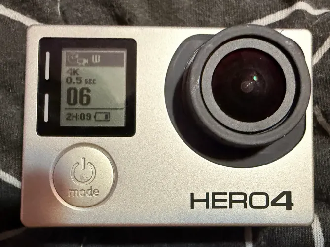 Câmera GoPro Hero 4 + Acessórios
