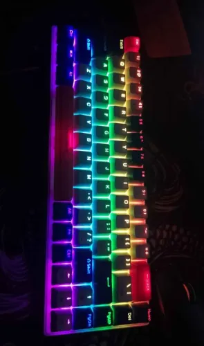 Teclado mecânico 65%