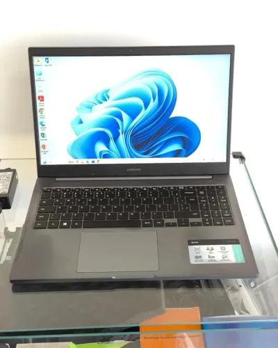 Notebook Samsung Book | i5-1135G7 | 8GB | 256GB SSD | Iris Xe | 15.6"