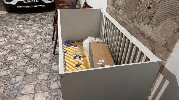 Berço para bebê com colchão 