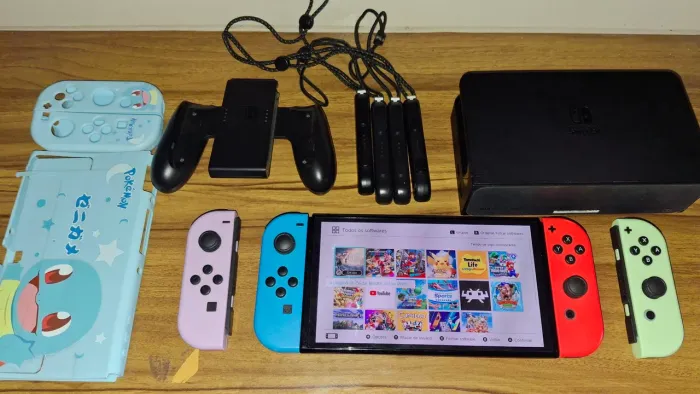 Switch Oled DESBLOQUEADO 128gb + Acessórios Completos + 2 controles extras