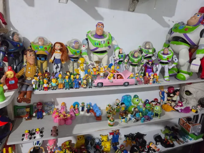 Brinquedos diversos toy story consulte valores