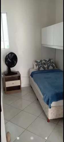 Aluga-se quarto para homens