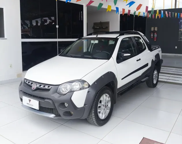 Fiat Strada Adventure1.8/ 1.8 Locker Flex CD 2013