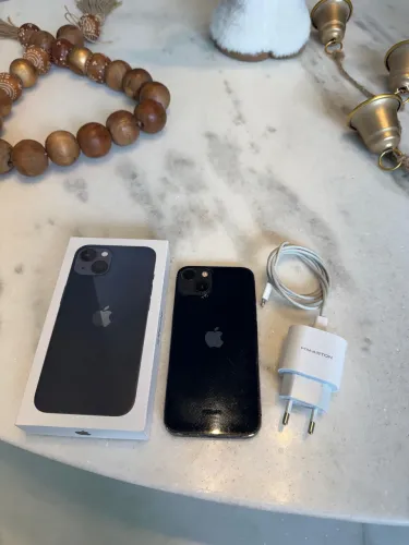 iPhone 13 128GB com caixa e carregador