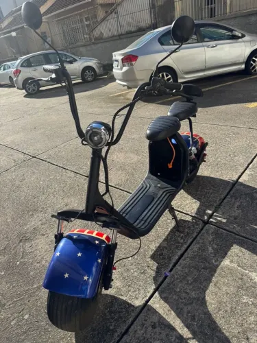 Scooter X7 bem cuidada